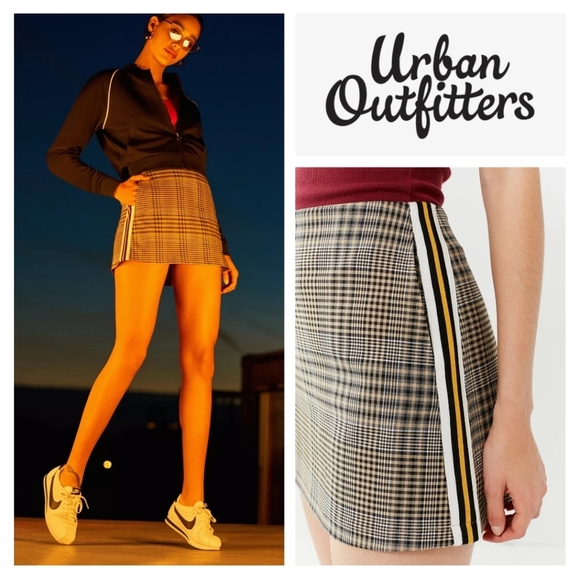 UO Sporty Plaid Pelmet Skirt. Size M - Picture 11 of 11